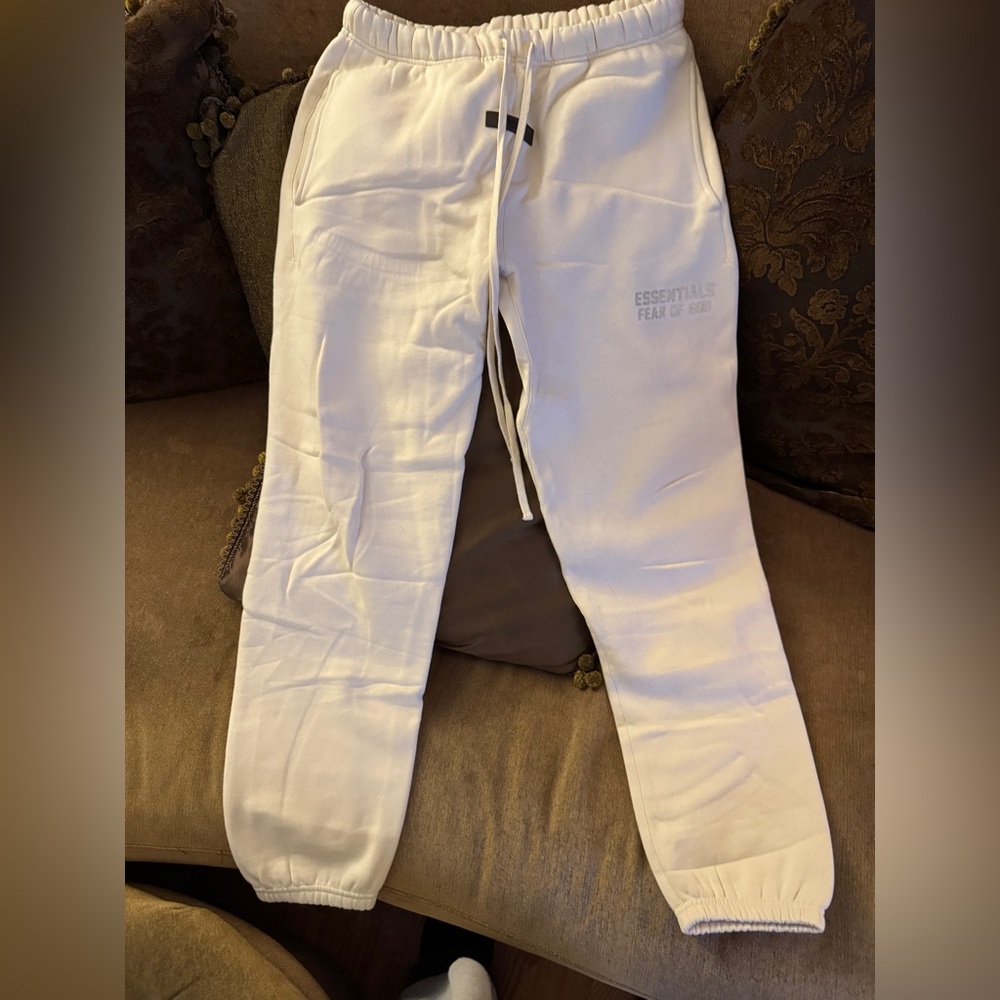 Mean Fear of God Essentials Sweatpants
